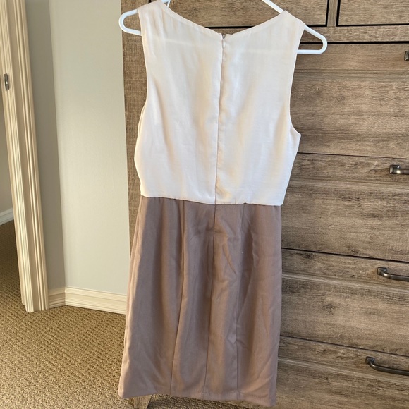 Dress - Picture 5 of 7